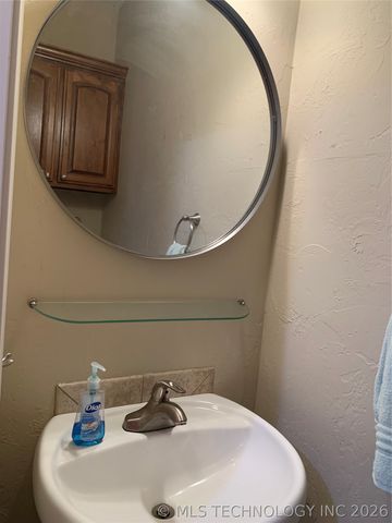 330 N Lakeshore Drive 330, Eufaula, OK 74432
