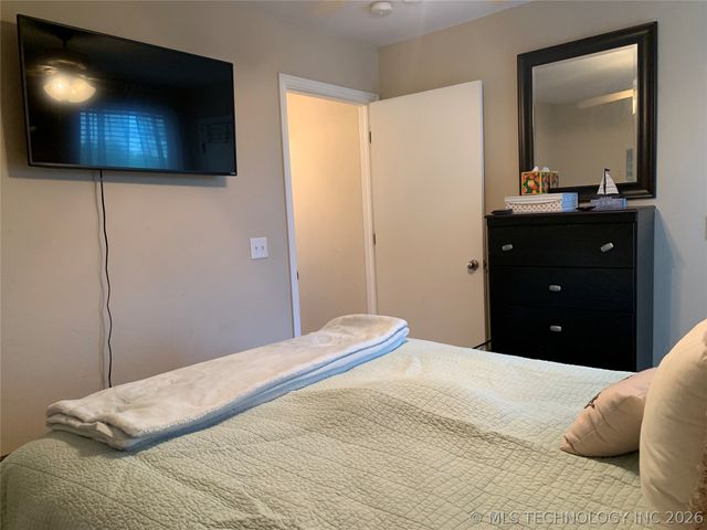 330 N Lakeshore Drive 330, Eufaula, OK 74432
