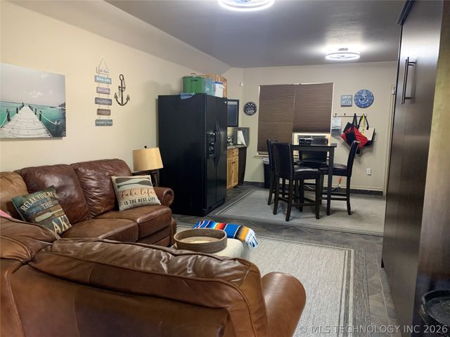 330 N Lakeshore Drive 330, Eufaula, OK 74432