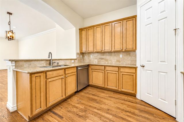 1610 Colorado St, Houston, TX 77007