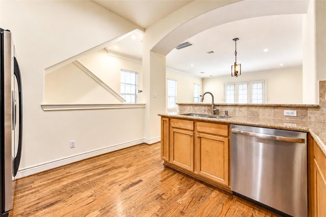 1610 Colorado St, Houston, TX 77007