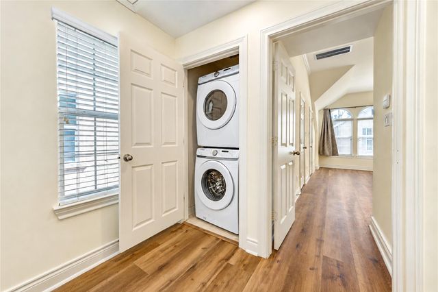 1610 Colorado St, Houston, TX 77007