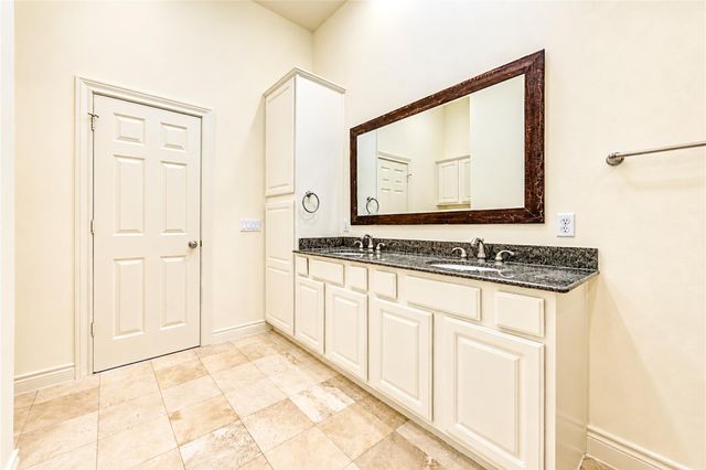 1610 Colorado St, Houston, TX 77007