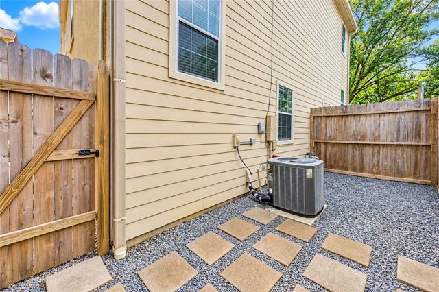 1610 Colorado St, Houston, TX 77007