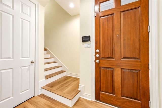1610 Colorado St, Houston, TX 77007