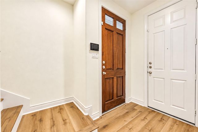 1610 Colorado St, Houston, TX 77007