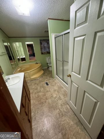 100 Indian Falls Drive, Forsyth, GA 31029