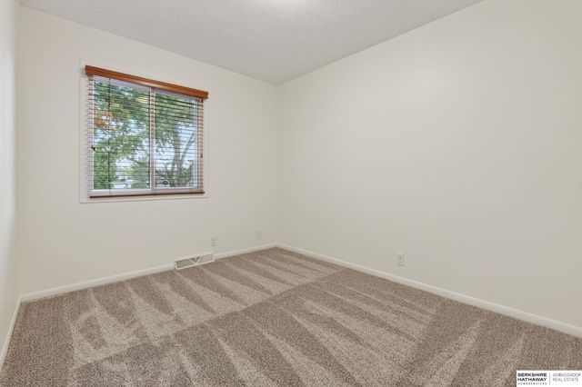 2305 N 127th Circle, Omaha, NE 68164