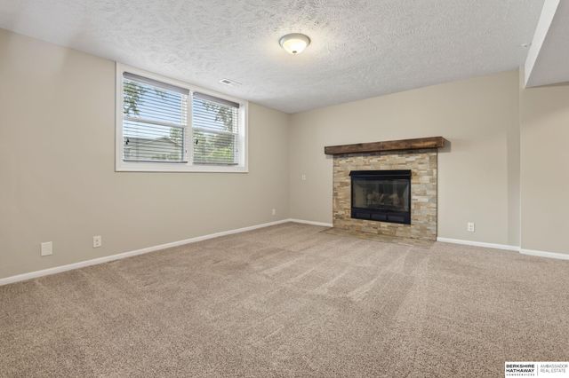 2305 N 127th Circle, Omaha, NE 68164