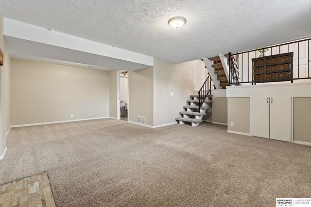 2305 N 127th Circle, Omaha, NE 68164