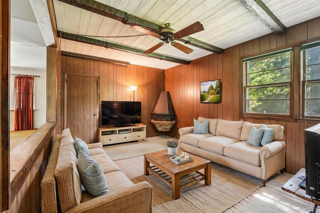 35 Old Middletown Road, New City, NY 10956