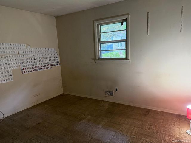 35 Old Middletown Road, New City, NY 10956