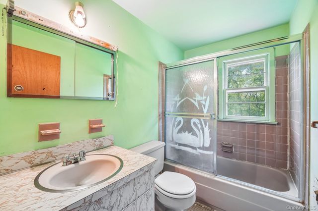 35 Old Middletown Road, New City, NY 10956