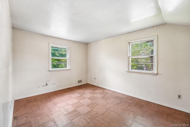 35 Old Middletown Road, New City, NY 10956