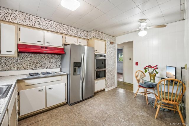 35 Old Middletown Road, New City, NY 10956