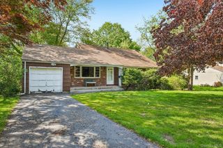 35 Old Middletown Road, New City, NY 10956
