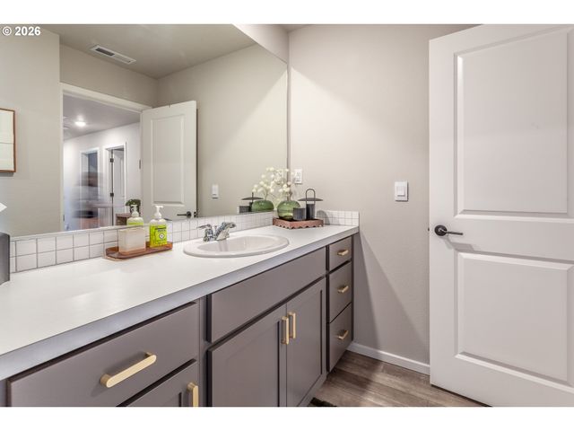 14611 Sw 78TH Ave, Tigard, OR 97224