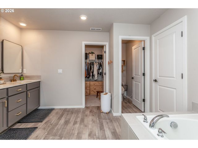 14611 Sw 78TH Ave, Tigard, OR 97224