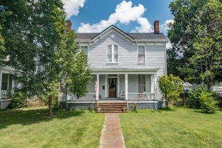 256 W 2nd Street, Paris, KY 40361