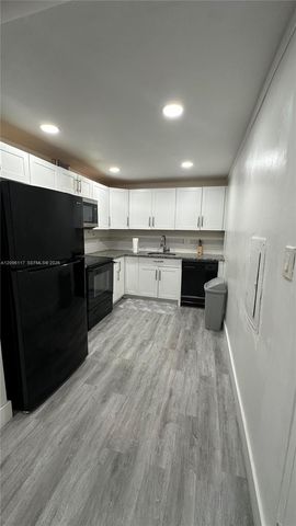 7100 NW 17 111, Plantation, FL 33313
