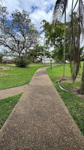 7100 NW 17 111, Plantation, FL 33313