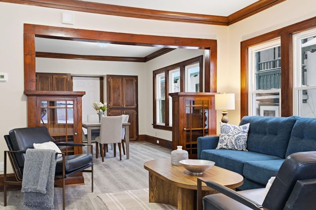 1820 Irving Avenue N, Minneapolis, MN 55411