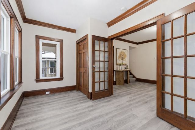 1820 Irving Avenue N, Minneapolis, MN 55411