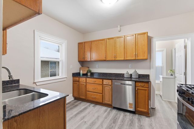 1820 Irving Avenue N, Minneapolis, MN 55411