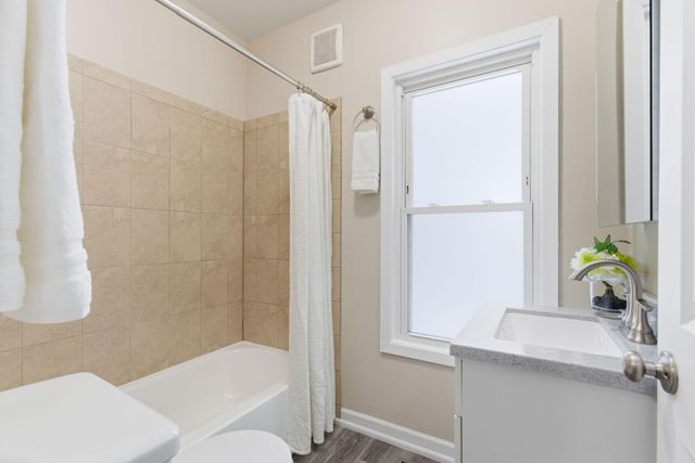 1820 Irving Avenue N, Minneapolis, MN 55411