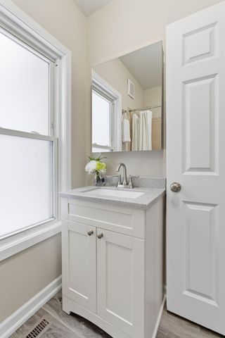 1820 Irving Avenue N, Minneapolis, MN 55411