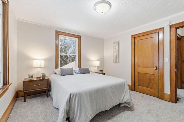 1820 Irving Avenue N, Minneapolis, MN 55411