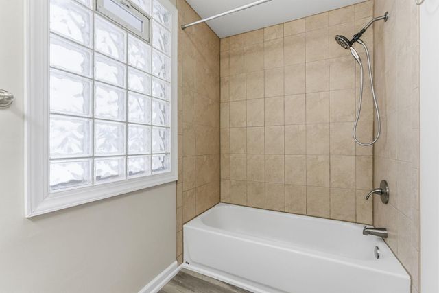 1820 Irving Avenue N, Minneapolis, MN 55411