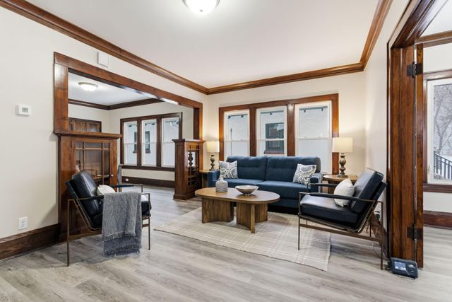 1820 Irving Avenue N, Minneapolis, MN 55411