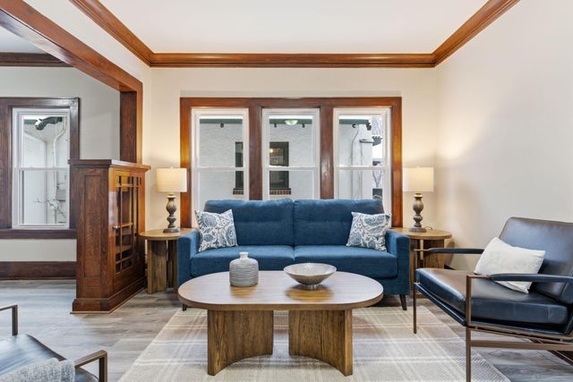 1820 Irving Avenue N, Minneapolis, MN 55411