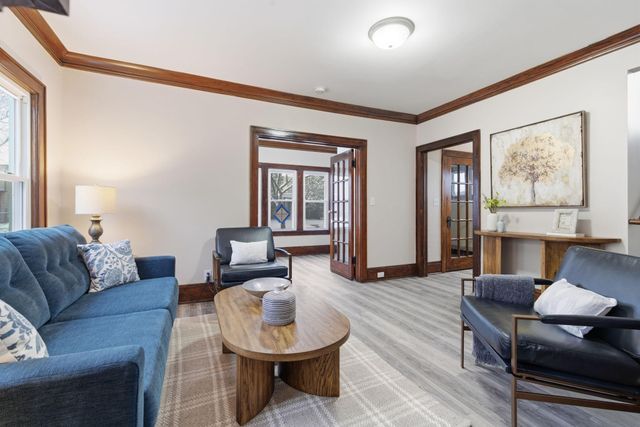 1820 Irving Avenue N, Minneapolis, MN 55411