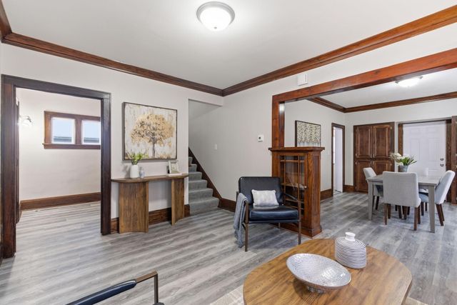 1820 Irving Avenue N, Minneapolis, MN 55411