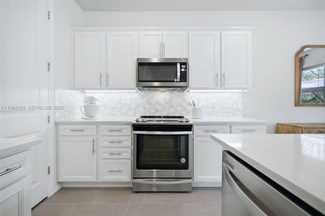 1628 Myrtle Oak Ter, Hollywood, FL 33021