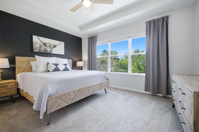 1628 Myrtle Oak Ter, Hollywood, FL 33021