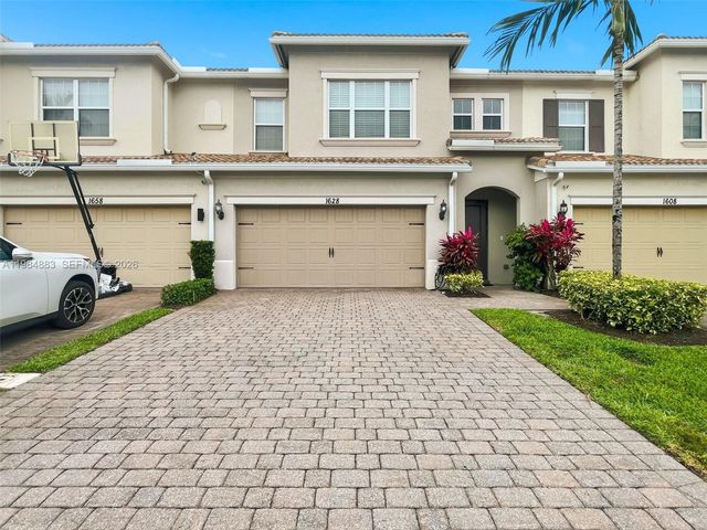 1628 Myrtle Oak Ter, Hollywood, FL 33021