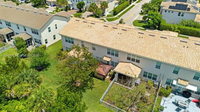 1628 Myrtle Oak Ter, Hollywood, FL 33021