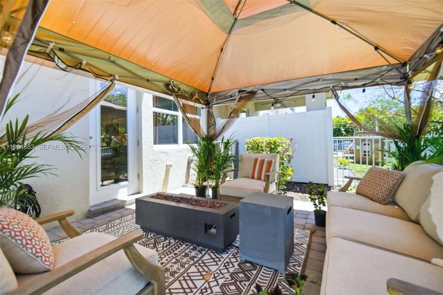 1628 Myrtle Oak Ter, Hollywood, FL 33021