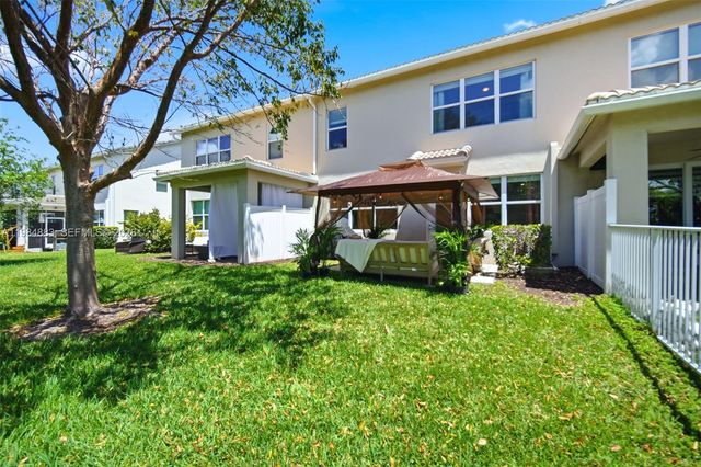 1628 Myrtle Oak Ter, Hollywood, FL 33021