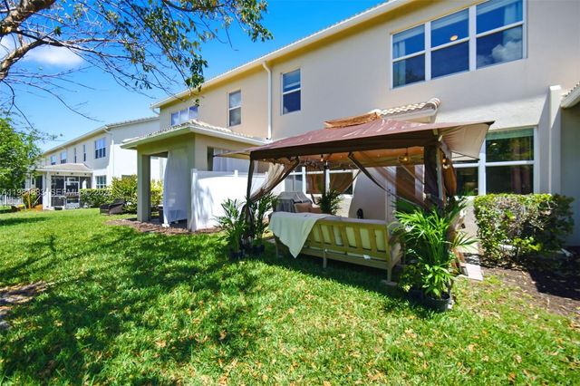 1628 Myrtle Oak Ter, Hollywood, FL 33021
