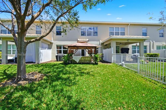 1628 Myrtle Oak Ter, Hollywood, FL 33021