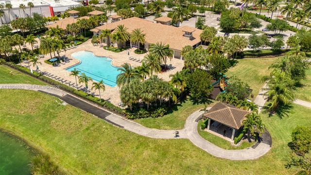 1628 Myrtle Oak Ter, Hollywood, FL 33021