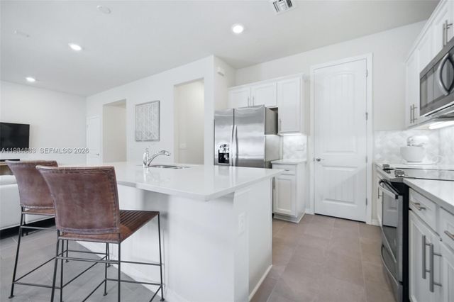 1628 Myrtle Oak Ter, Hollywood, FL 33021