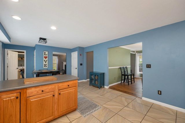 2 Cardinal Circle, Derry, NH 03038
