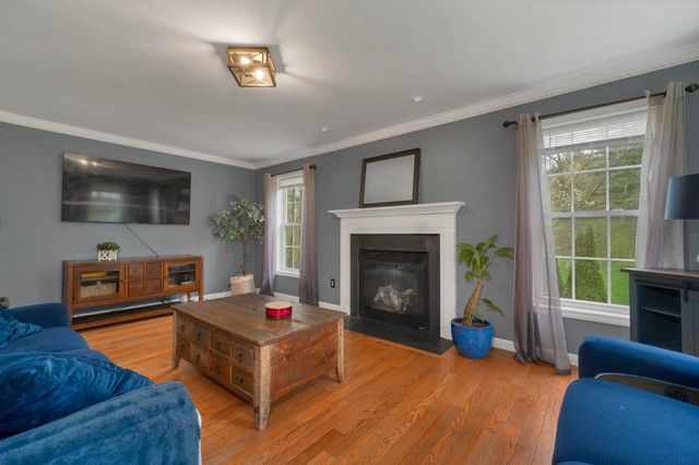2 Cardinal Circle, Derry, NH 03038