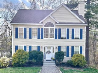 2 Cardinal Circle, Derry, NH 03038