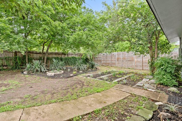 1422 Yorkshire DR, Austin, TX 78723